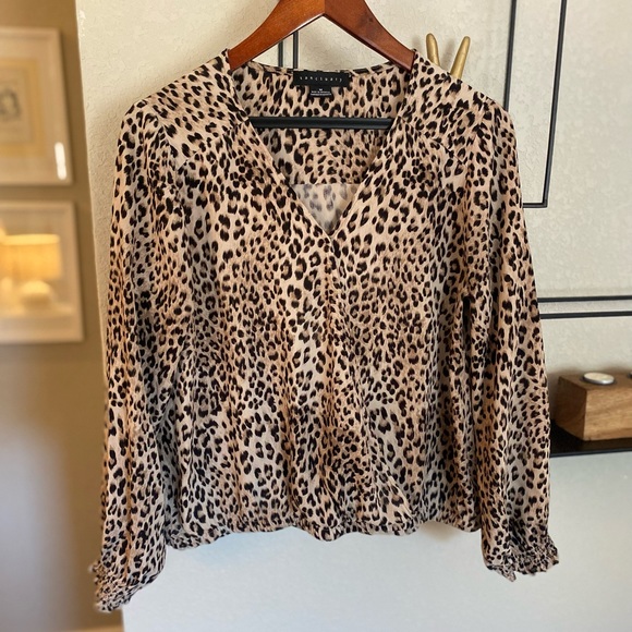 Sanctuary Cori Leopard Smocked Sleeve Blouse Sz M - Picture 2 of 7